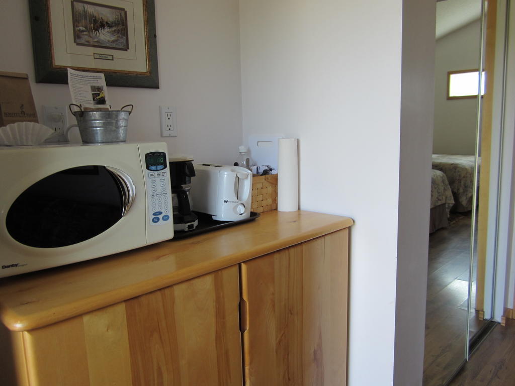 Beaver Creek Lodge And Cabins McBride Ruang foto