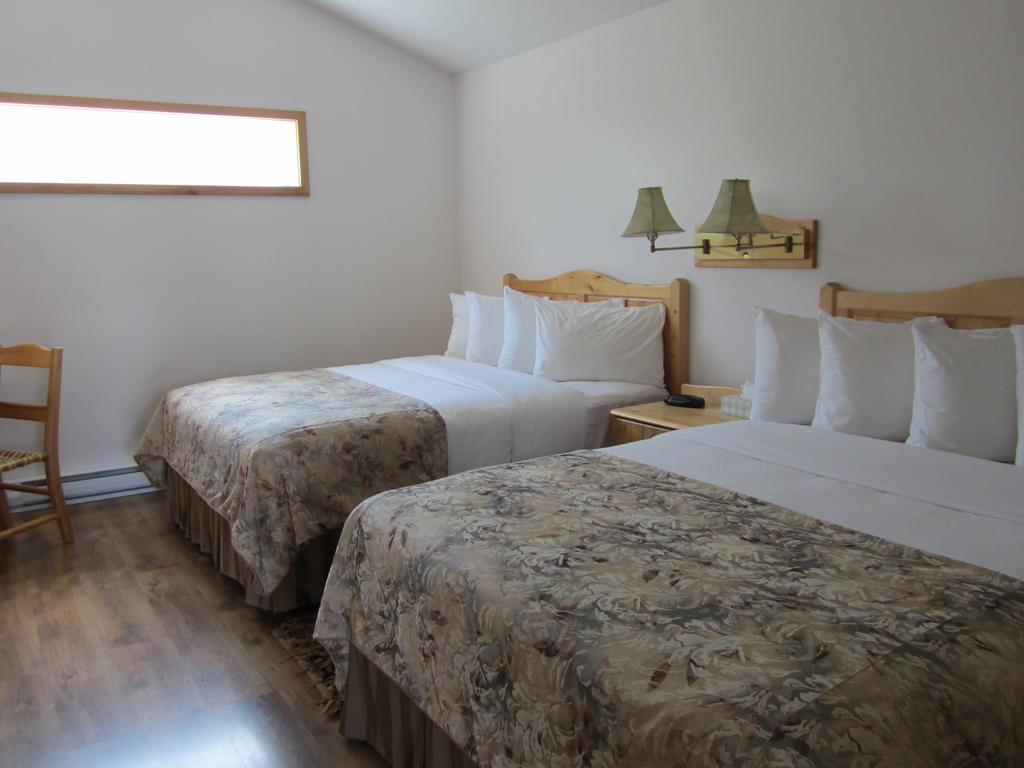 Beaver Creek Lodge And Cabins McBride Ruang foto