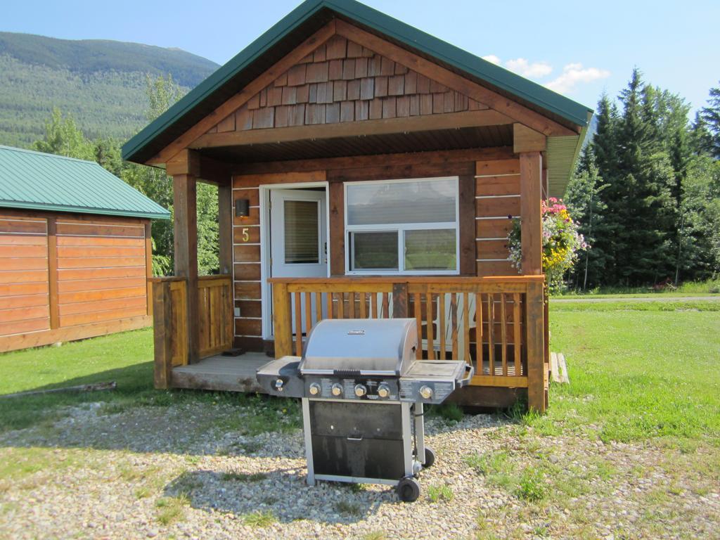 Beaver Creek Lodge And Cabins McBride Ruang foto